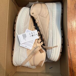 Womens Reebok Beige and White Sneakers